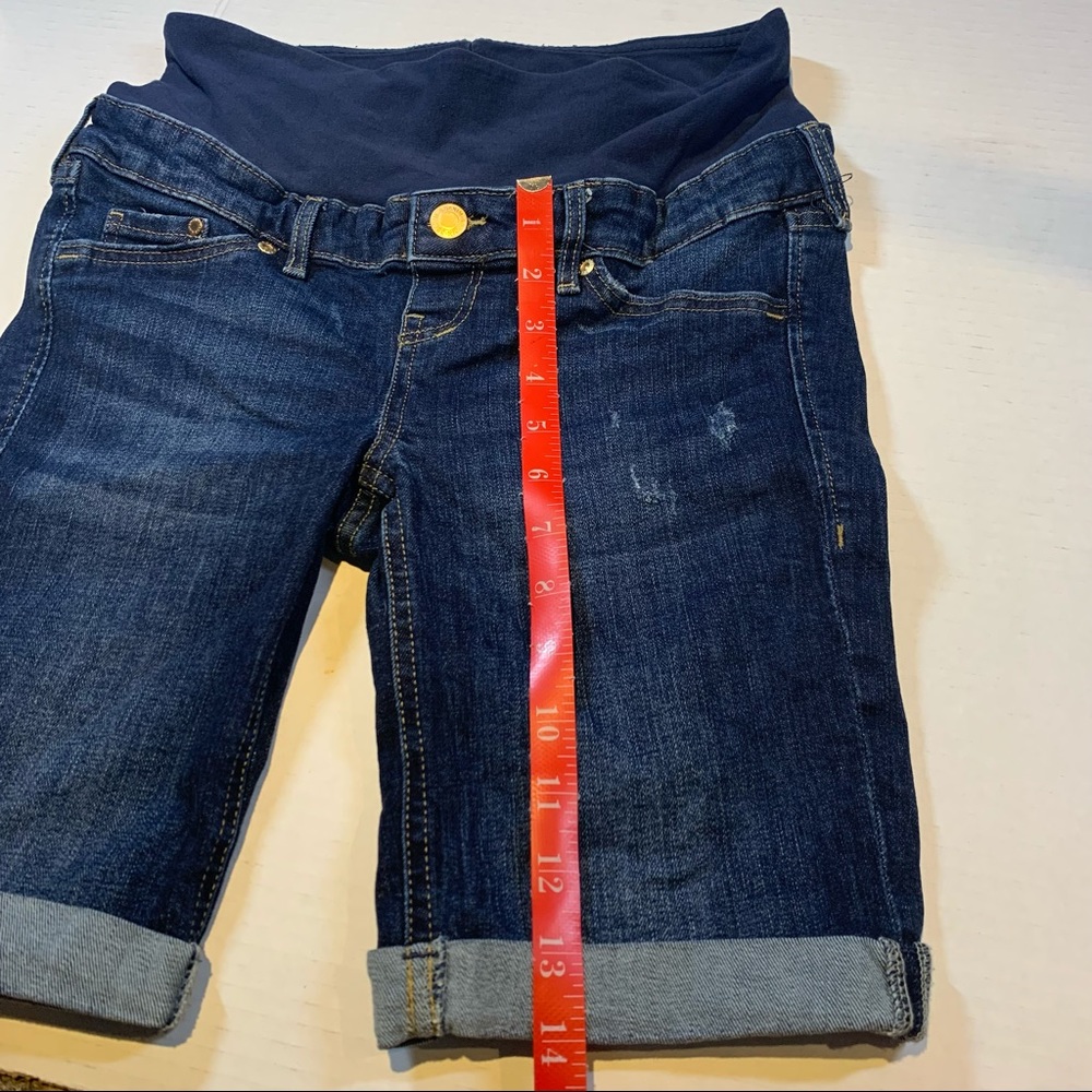 Sz. 2 H&M &Denim distressed maternity medium wash denim shorts - Picture 6 of 11